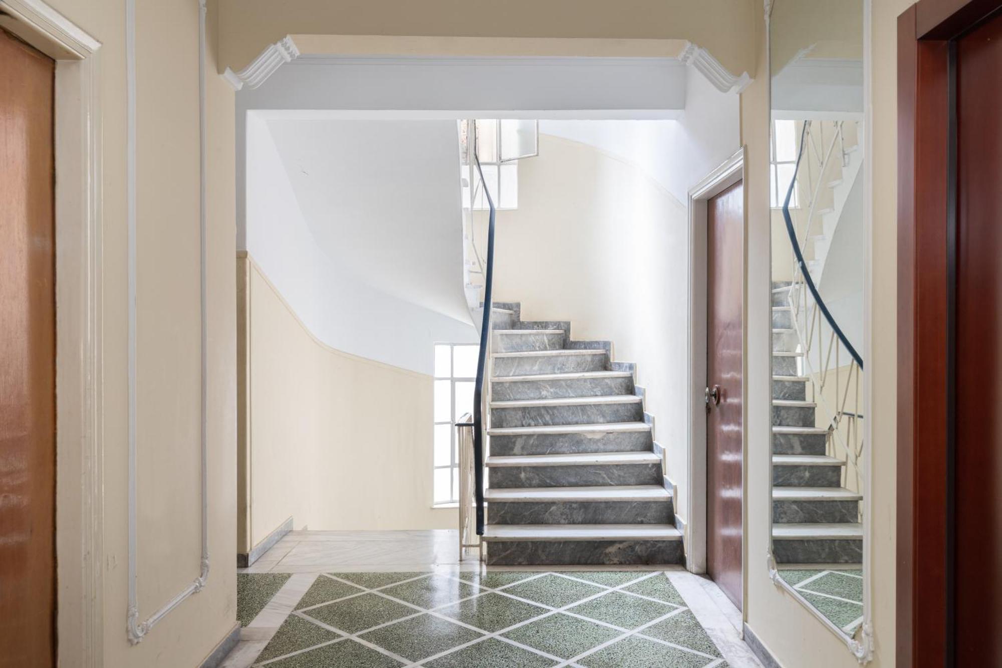Studio With Sunny Balcony In Exarcheia Athen Exterior foto