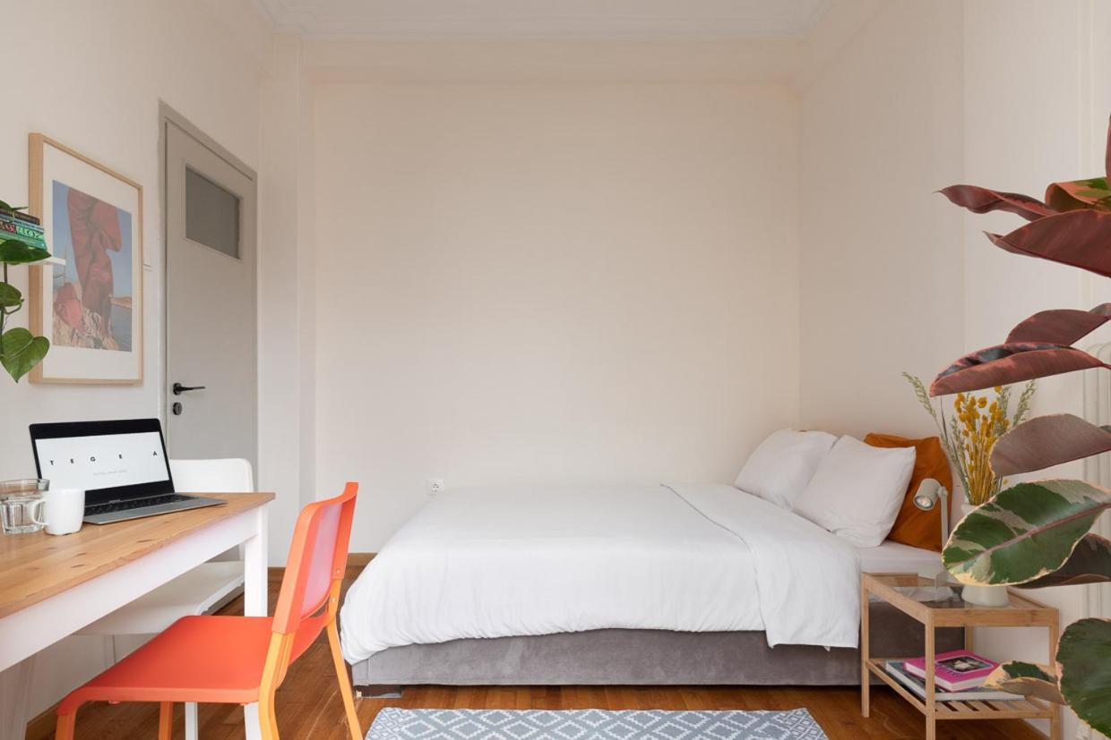 Studio With Sunny Balcony In Exarcheia Athen Exterior foto