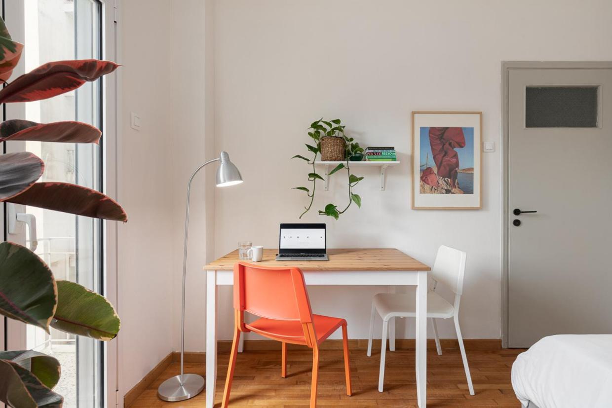 Studio With Sunny Balcony In Exarcheia Athen Exterior foto